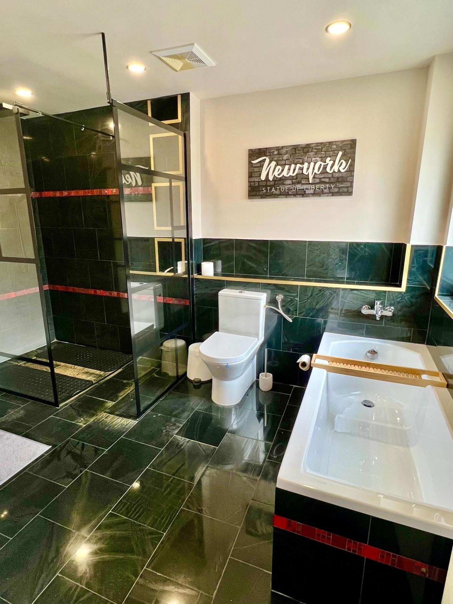 Exklusive Ferienwohnung Mit 3 Schlafzimmern Und 2 Baedern! 알테나우 외부 사진